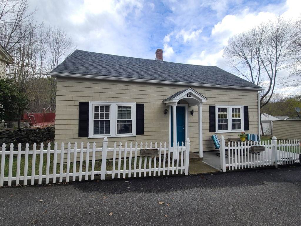 12 Denny Pl - Photo 1