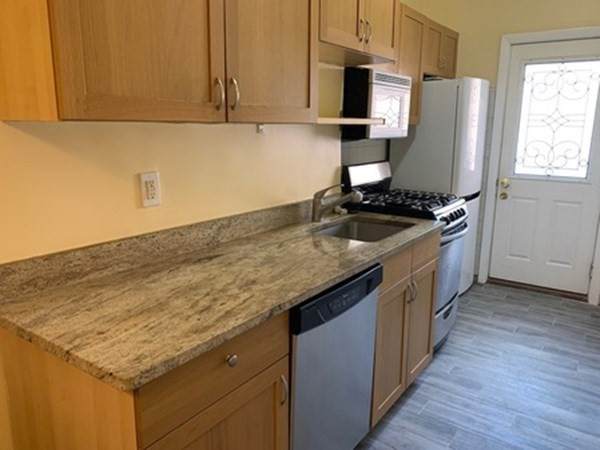 55 Thatcher St - Photo 1