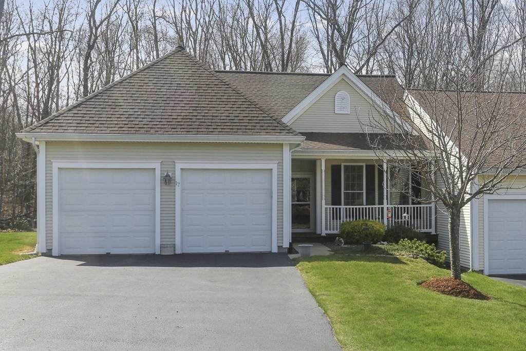 17 Summerfield Dr - Photo 1