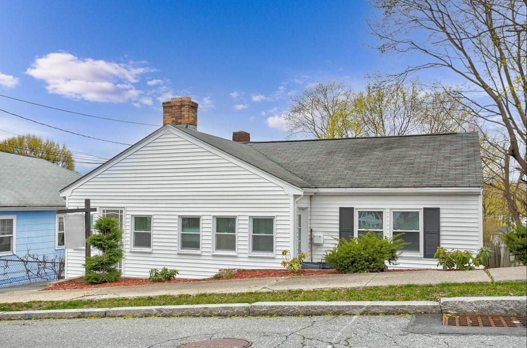 10 Cyrus St - Photo 1