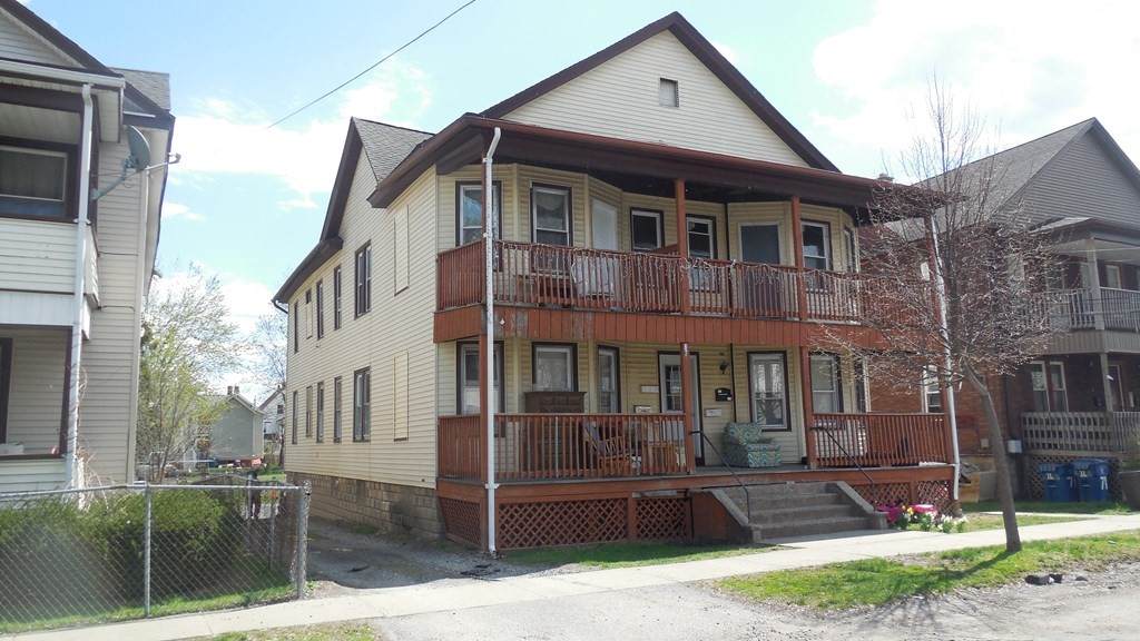 67 Hill St - Photo 1