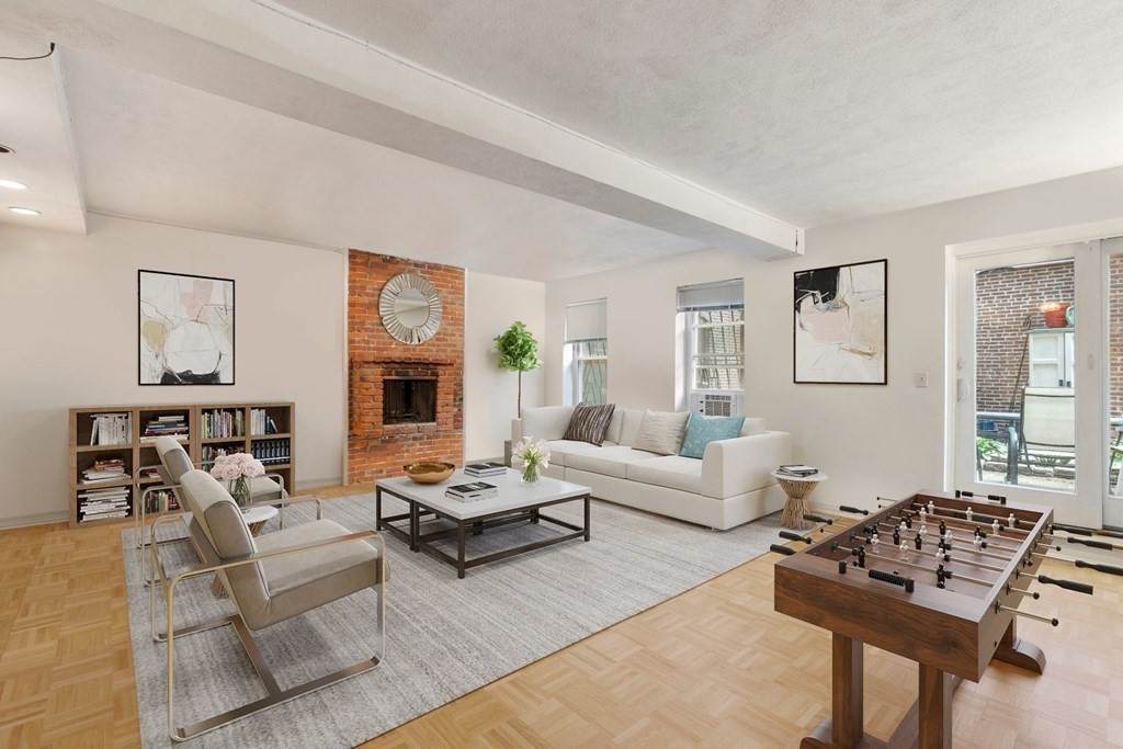 80 Berkeley St - Photo 1