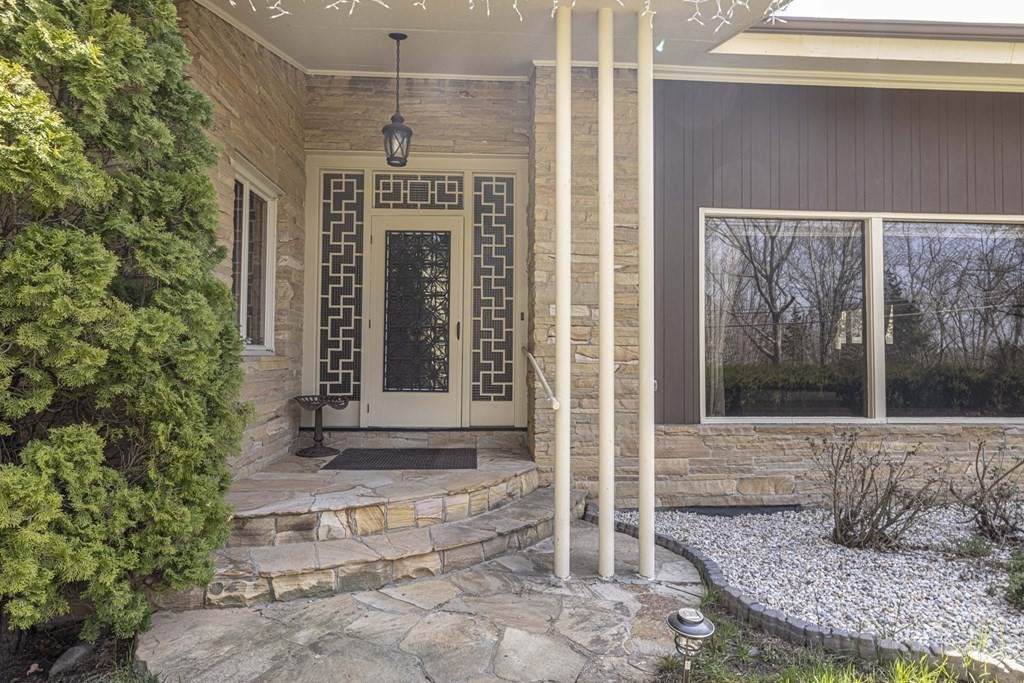 1073 Tucker Rd - Photo 1