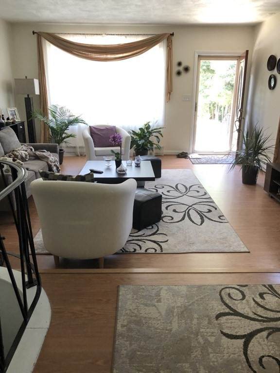 16 Shaw - Photo 1