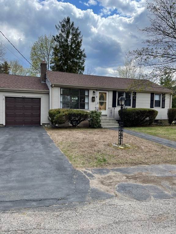 7 Woodsbury - Photo 1
