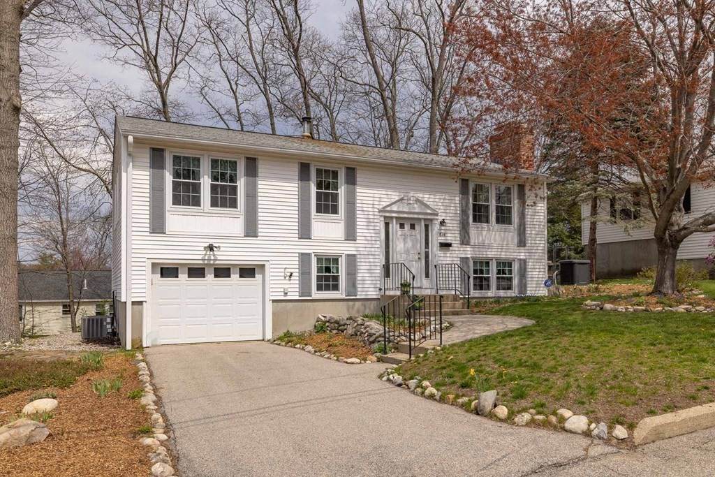 614 Oak St - Photo 1