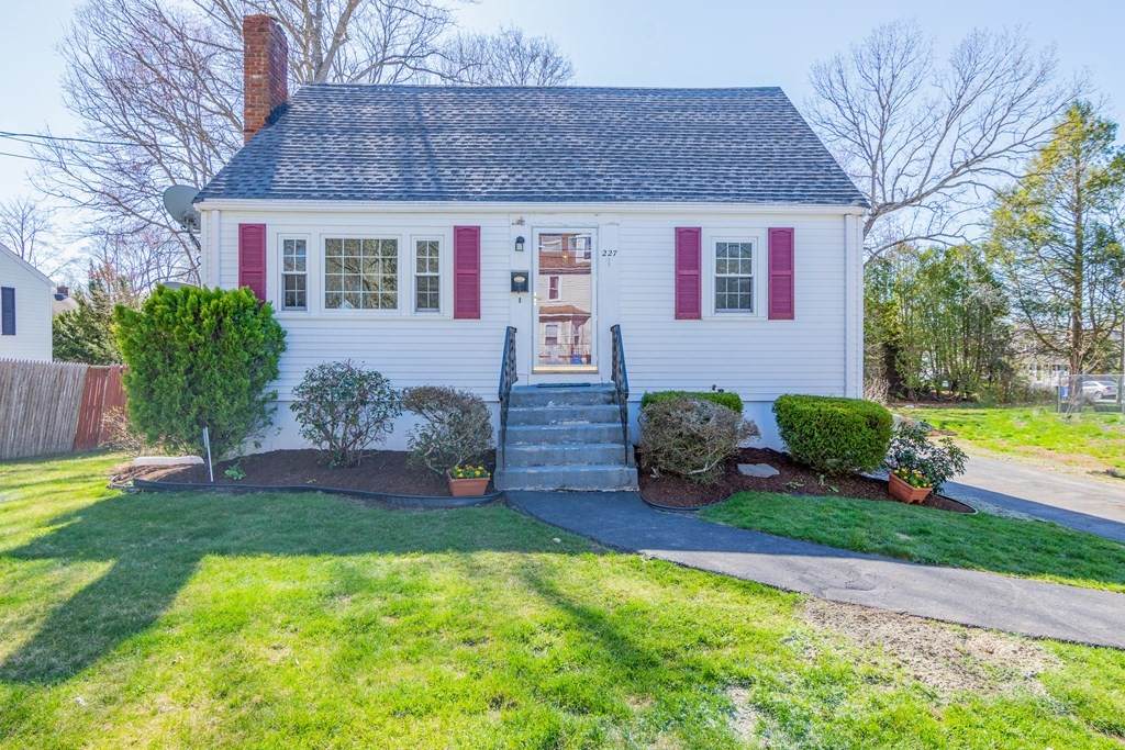 227 Winter St - Photo 1