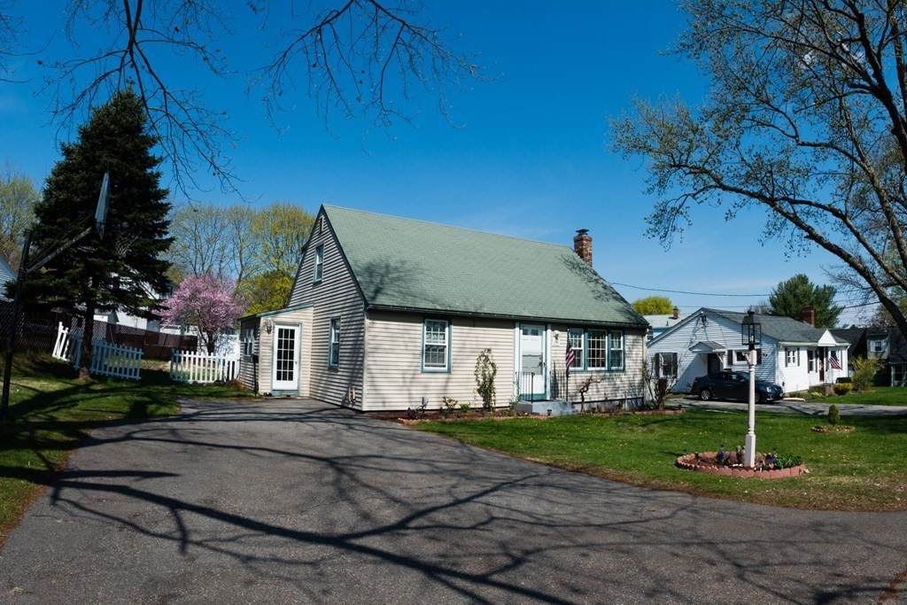 25 Arrowhead Ave - Photo 1