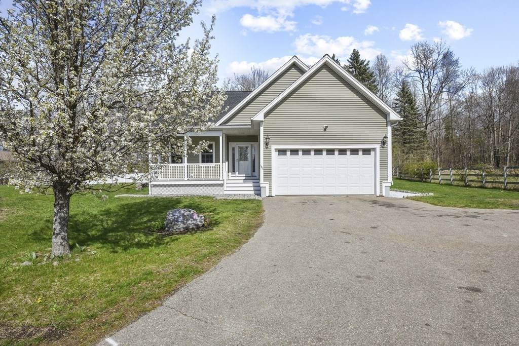 586 Bullard Street - Photo 1