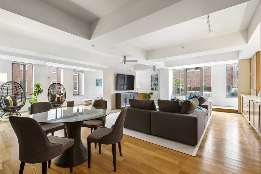 1313 Washington St - Photo 1