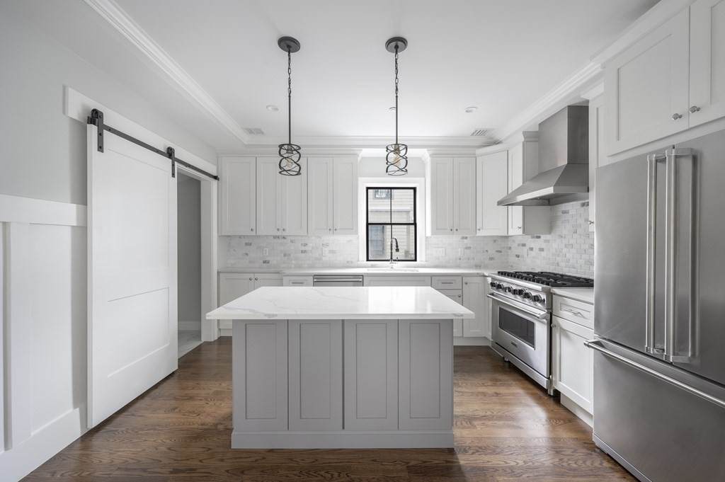 104 Beacon - Photo 1