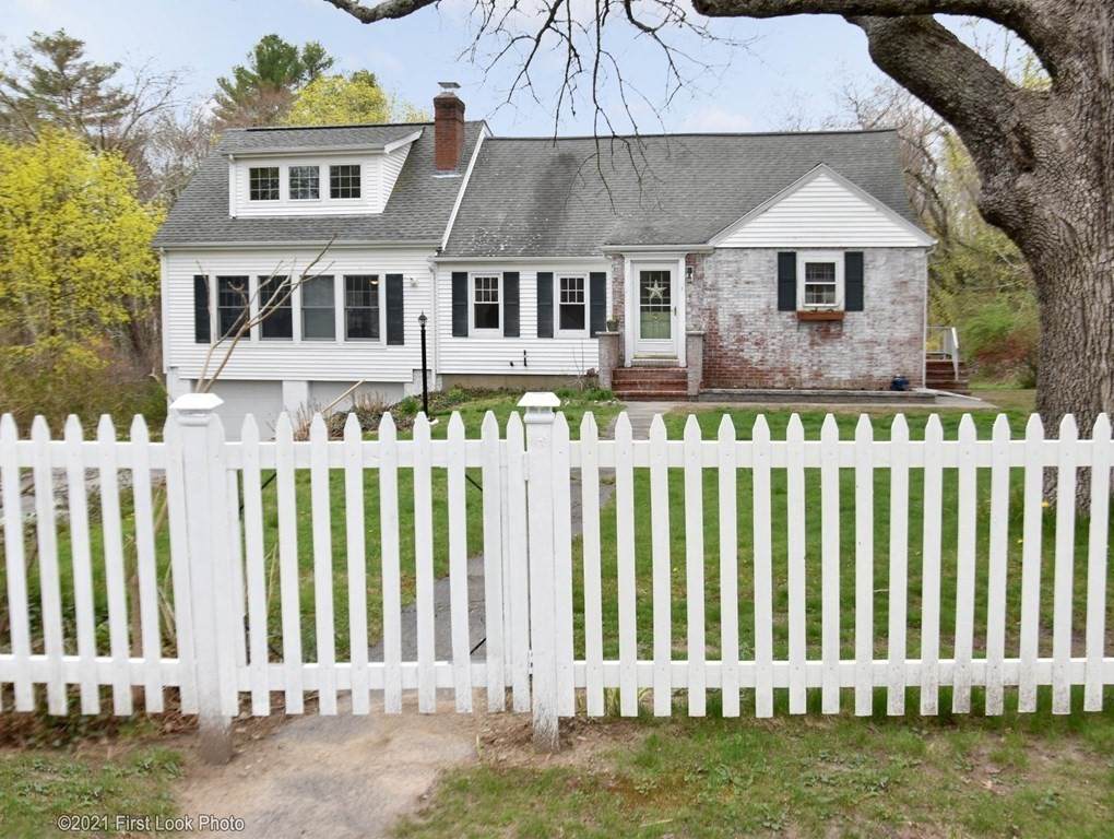 8 Locust Ave - Photo 1