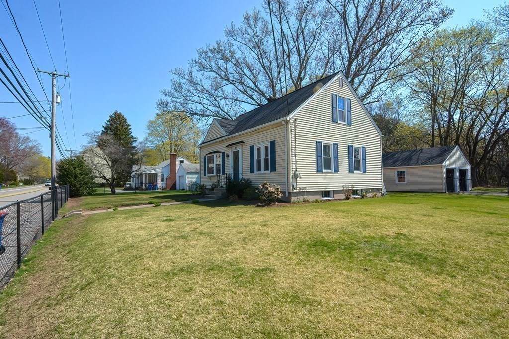 213 Newman Ave - Photo 1