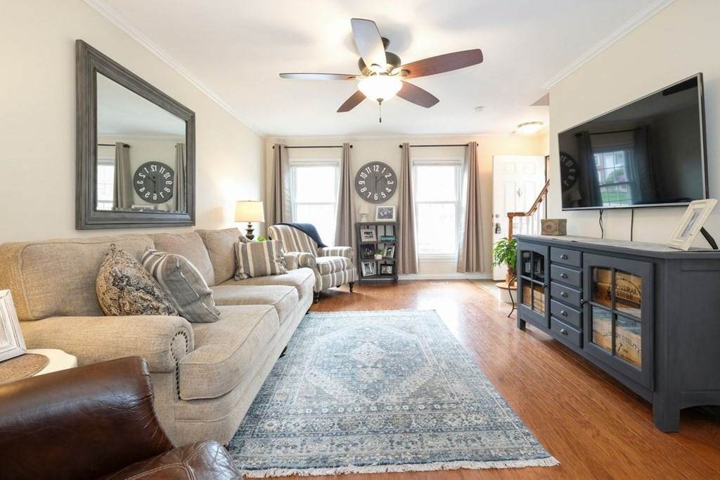 109 Jamestown Dr - Photo 1