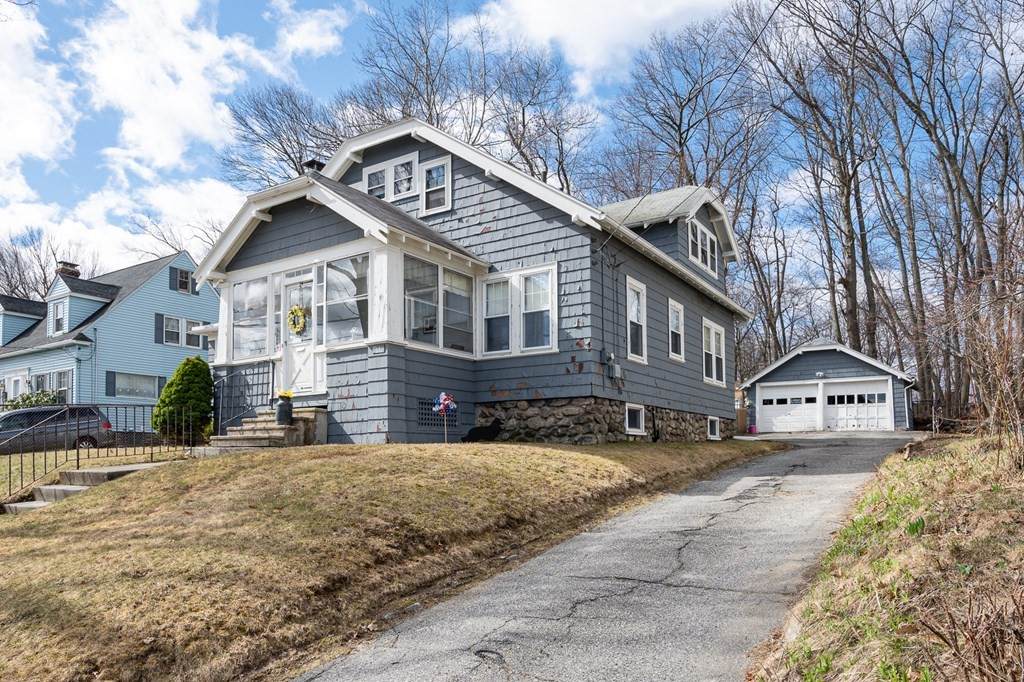271 Beverly Rd - Photo 1
