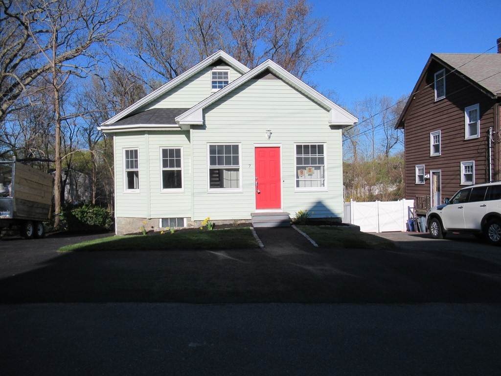 7 Cliftondale Ave. - Photo 1