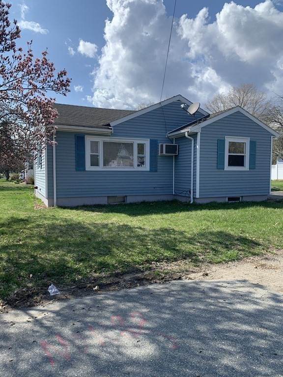 275 Oak St - Photo 1