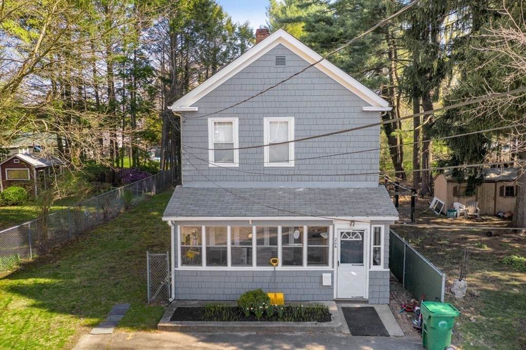 204 Concord Street - Photo 1