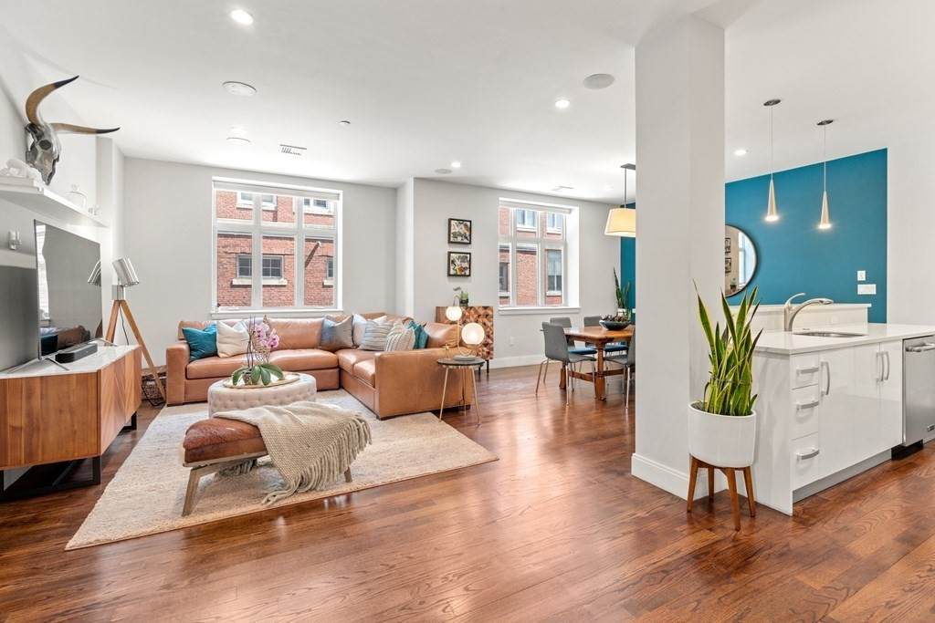 225 Dorchester St - Photo 1