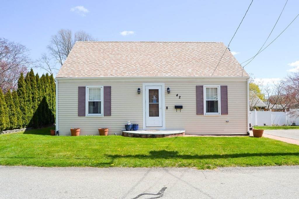 42 Bradley Ave - Photo 1