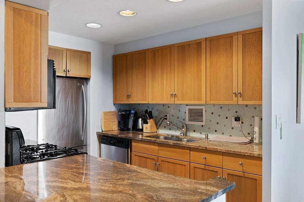 65 East India Row - Photo 1