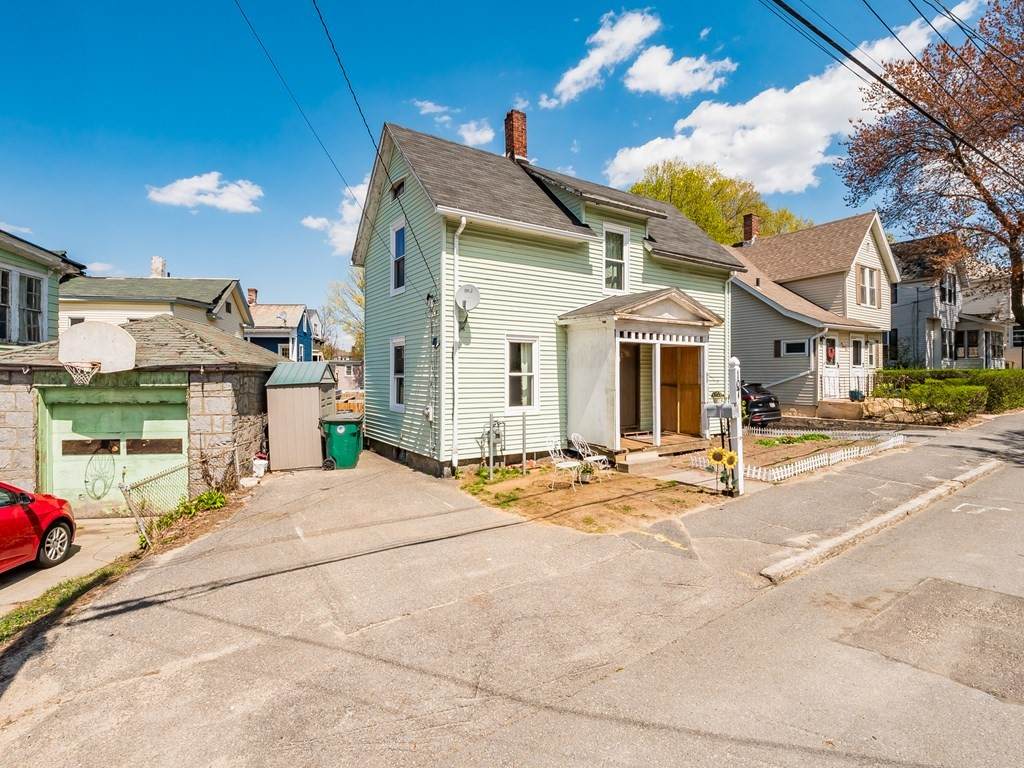 107 Charles St - Photo 1