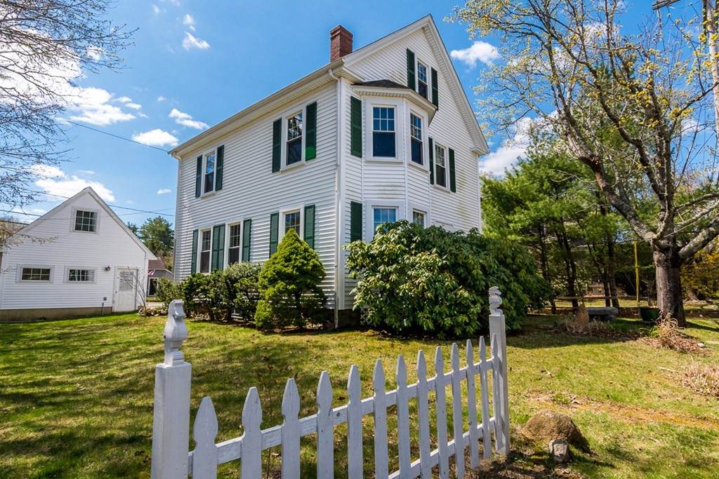 90 Main Street - Photo 1
