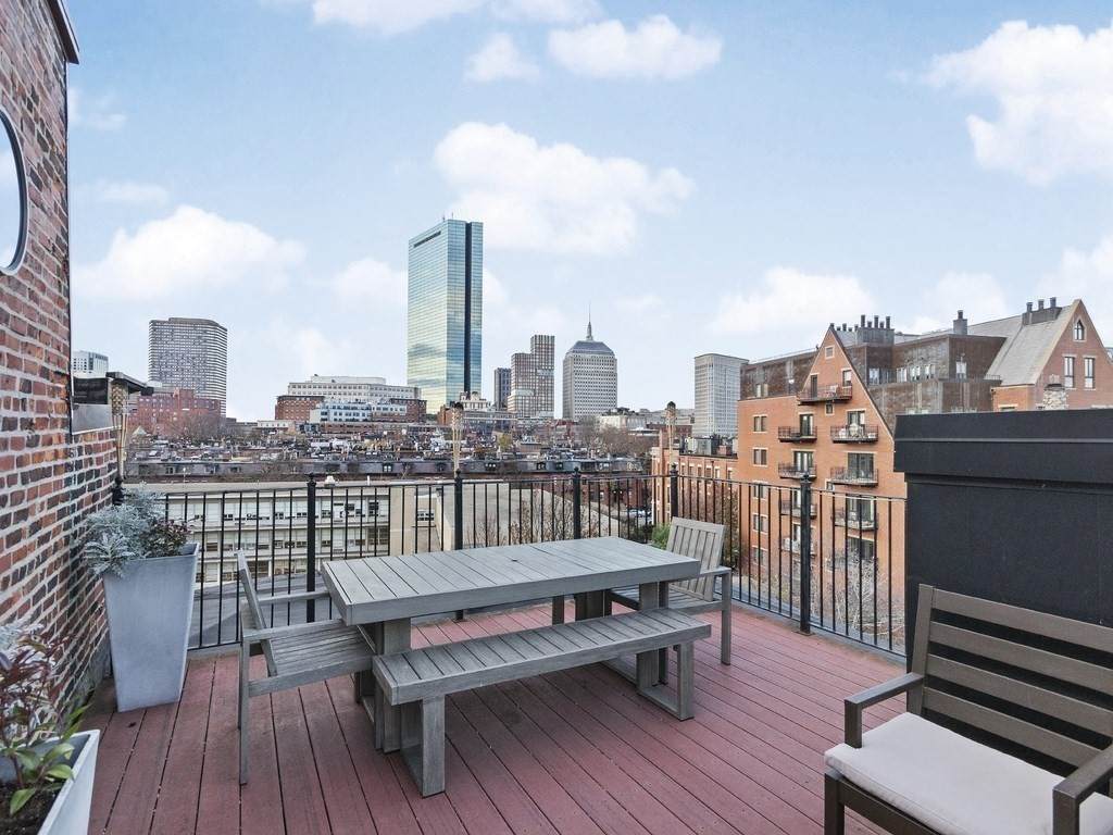 24 Montgomery St - Photo 1