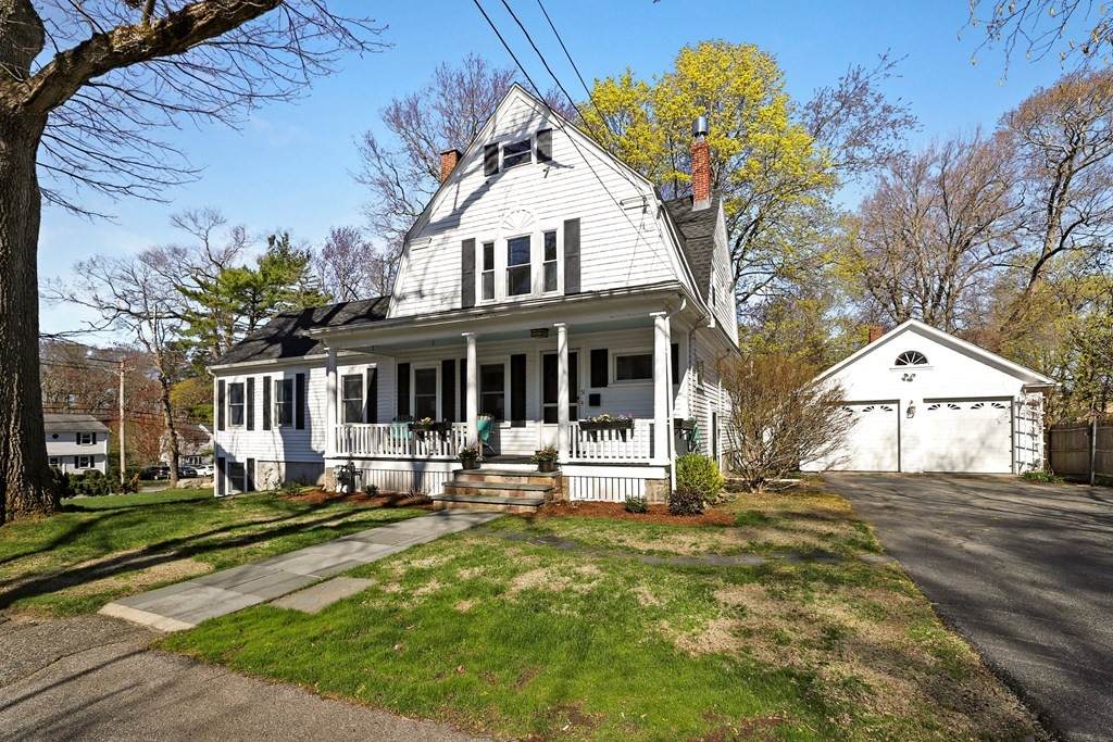51 Bates Ave - Photo 1