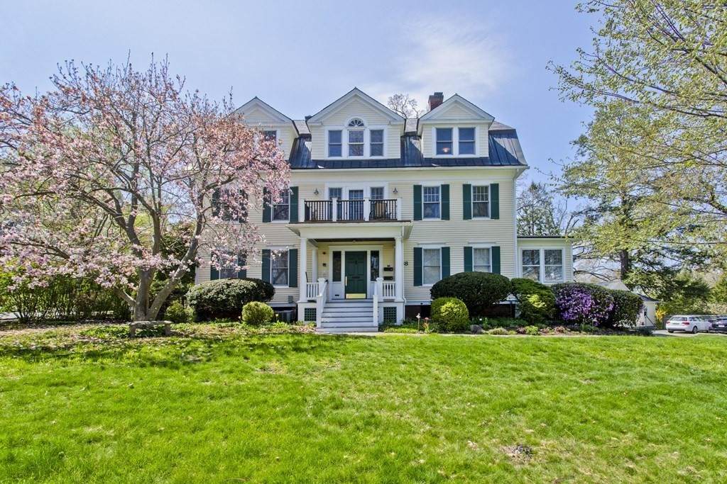88 Round Hill Road - Photo 1