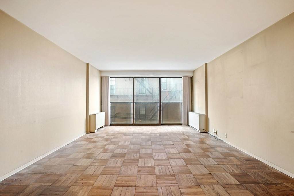 180 Beacon St - Photo 1