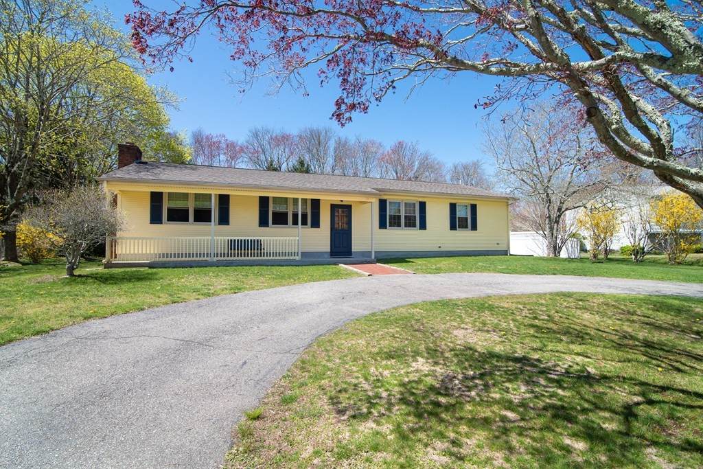 28 Leslie Drive - Photo 1
