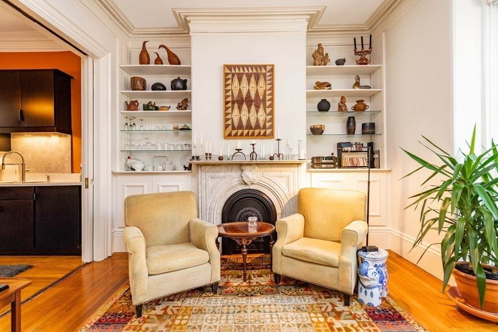 140 W Newton Street - Photo 1