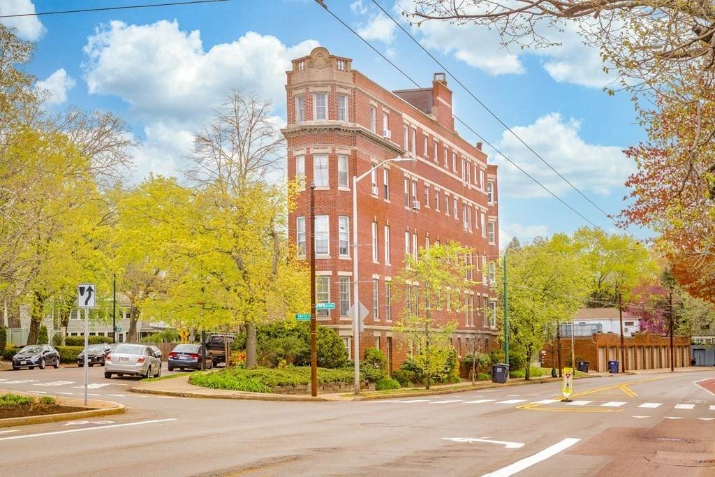250 Brattle Street - Photo 1