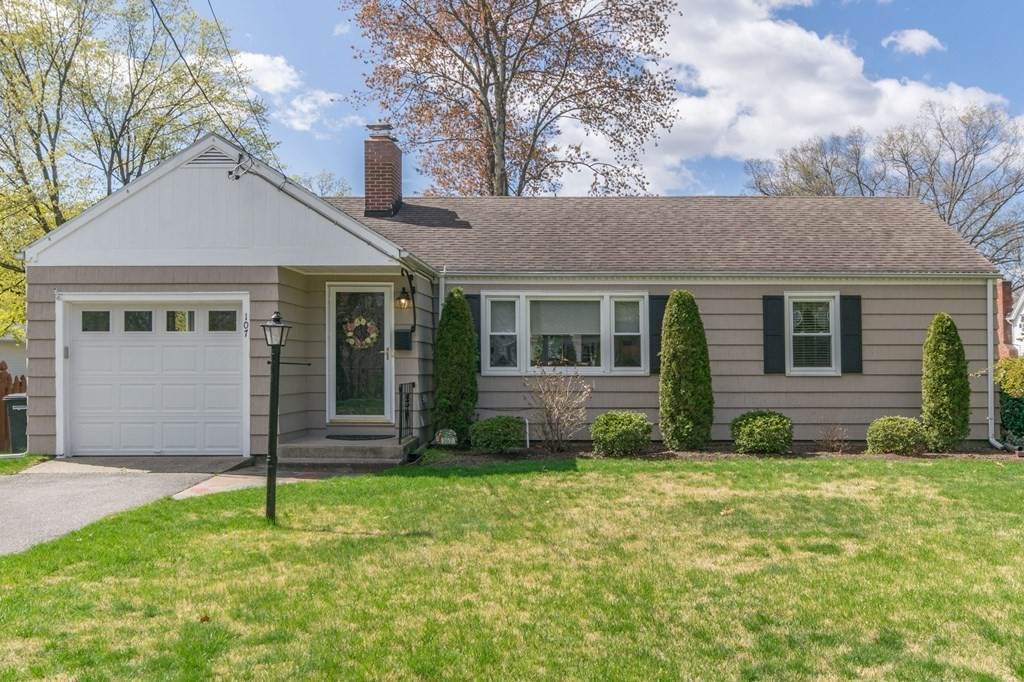 107 Barrington Road - Photo 1