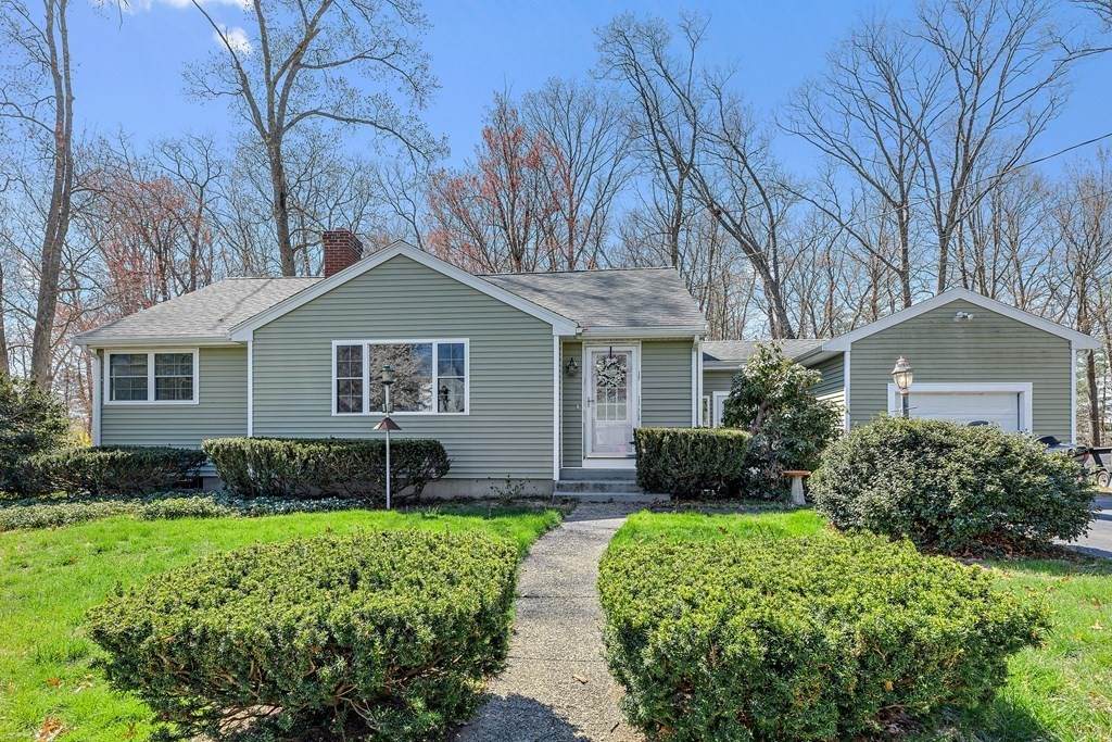 33 Westwood Dr - Photo 1