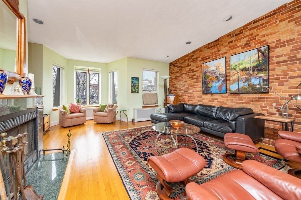 154 Warren Avenue - Photo 1