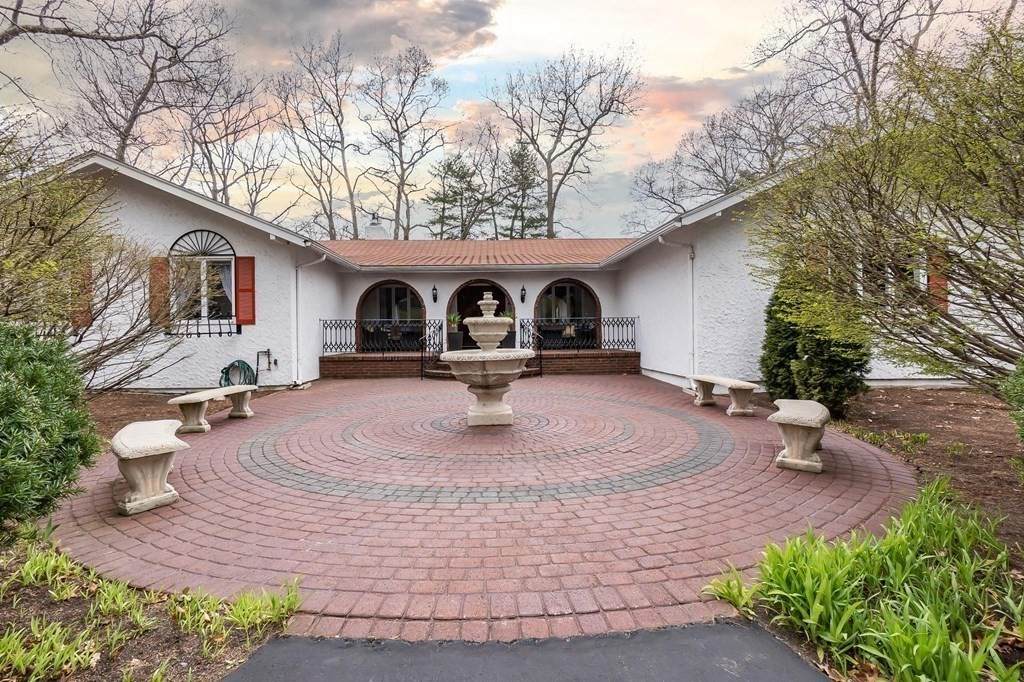 18 Durham Drive - Photo 1