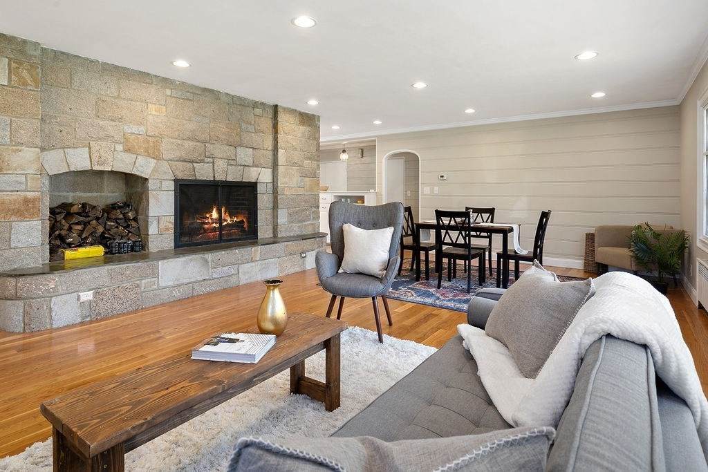 15 Laurel Road - Photo 1