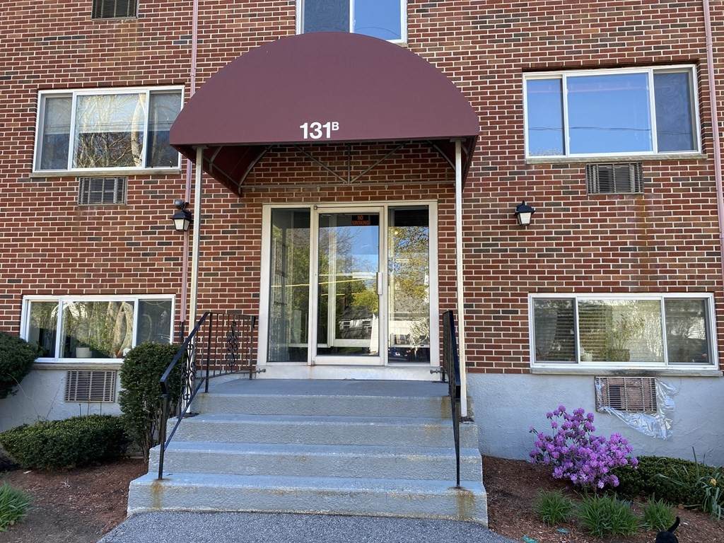 131 Mellen St - Photo 1