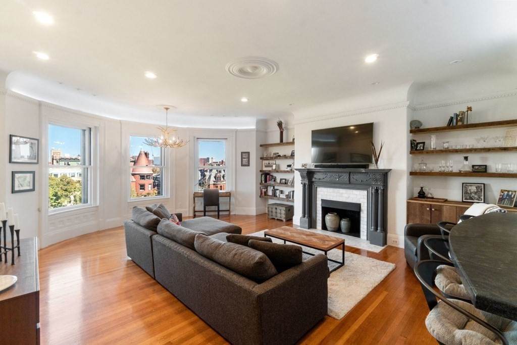 290 Commonwealth Ave - Photo 1