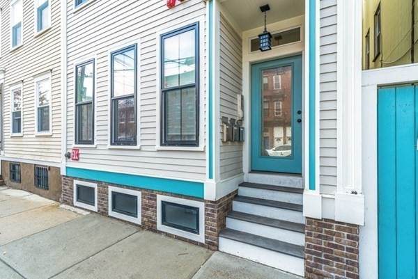 285 Sumner St - Photo 1