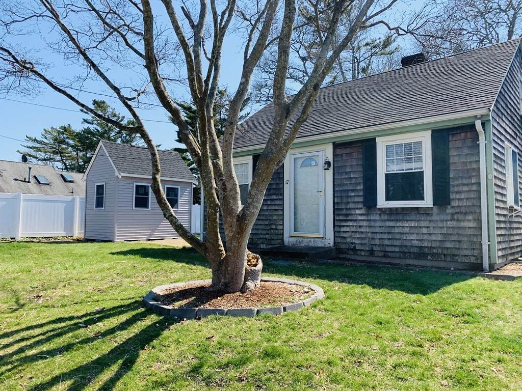 17 Bayberry Rd - Photo 1