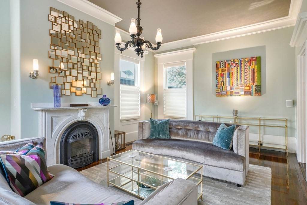 504 E Broadway - Photo 1