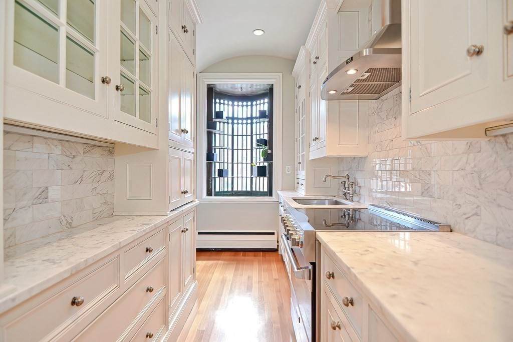 414 Beacon St - Photo 1