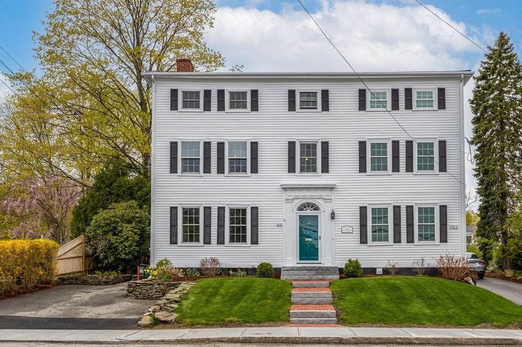 319 Merrimac St - Photo 1
