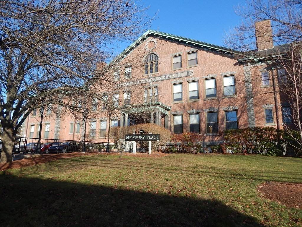 94 Newbury Ave. - Photo 1