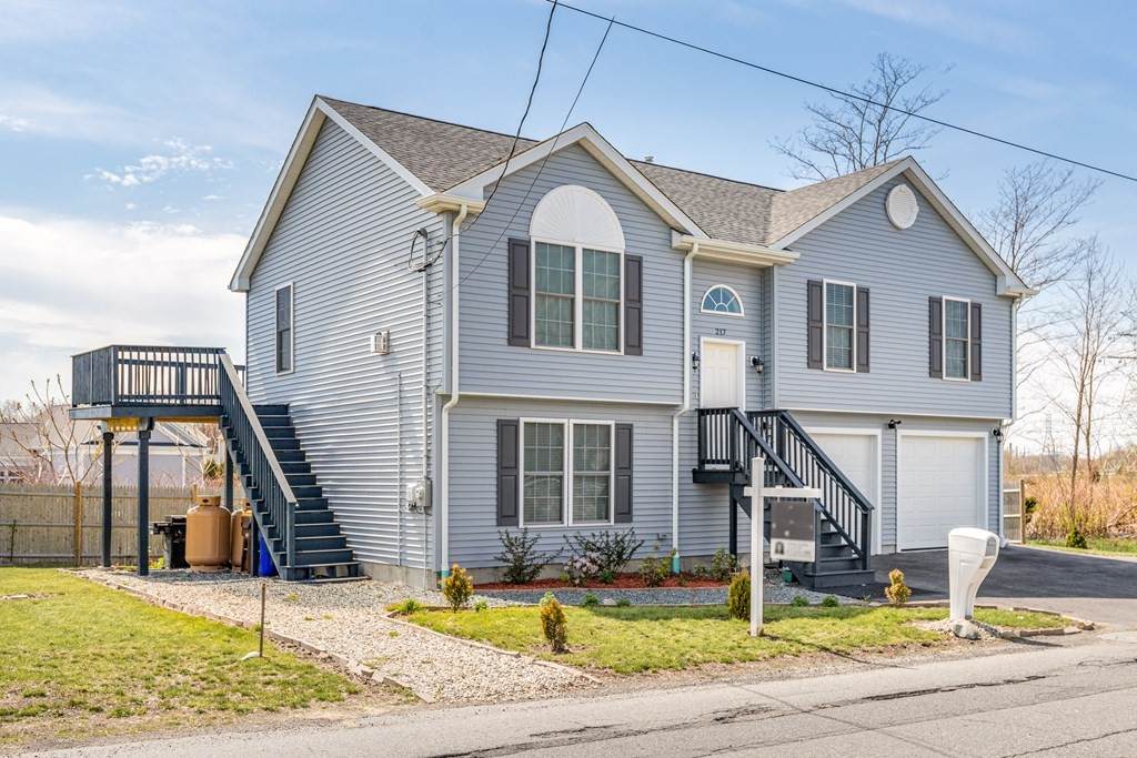 217 Napoleon St - Photo 1