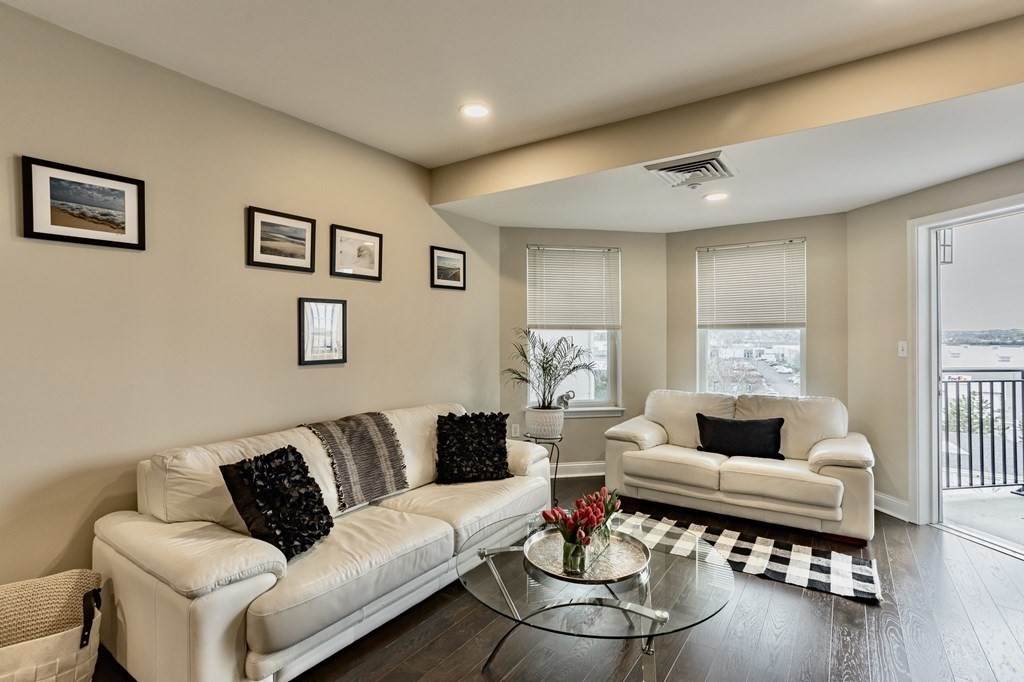 10 Seaport Dr - Photo 1
