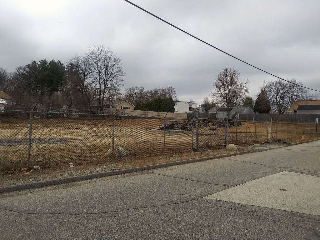 65 Ross Ave - Photo 1